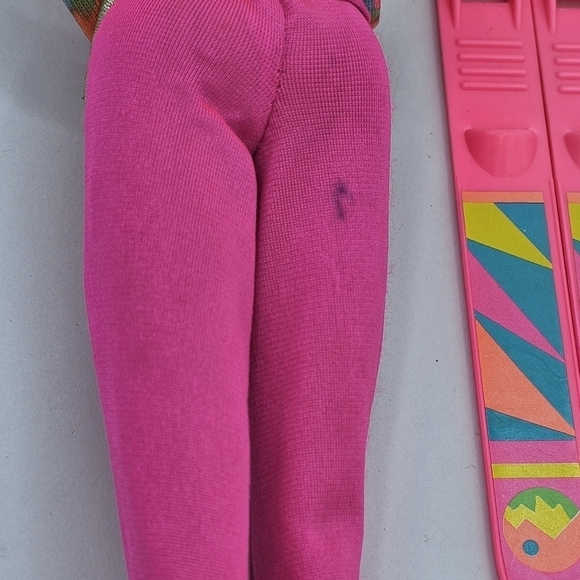 Vintage 1991 Ski Fun Barbie - Picture 5 of 7